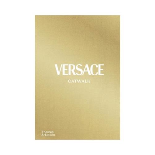 New Mags - Versace Catwalk