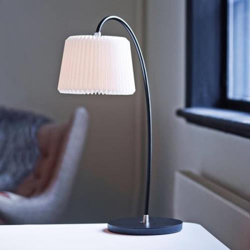 LE KLINT Snowdrop - bordlampe m. plastskærm