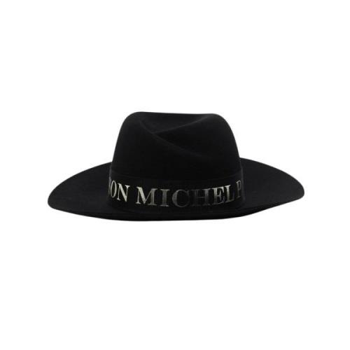 Sort Fedora Hat med Logoed Band