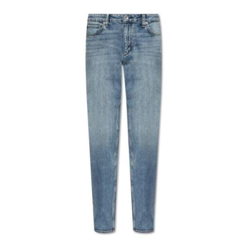 Jeans med let tilspidsede ben