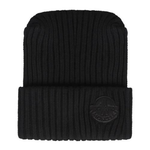 Ribstrikket uld beanie med logo patch