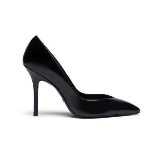 Elegant V-Cut Pump