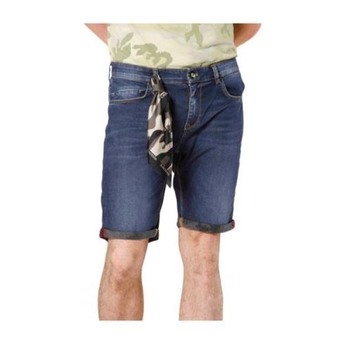 Slim Fit Denim Bermuda med camouflage