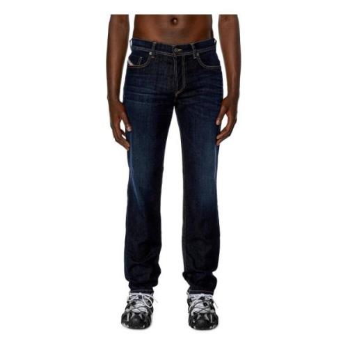 Tapered Jeans 2023