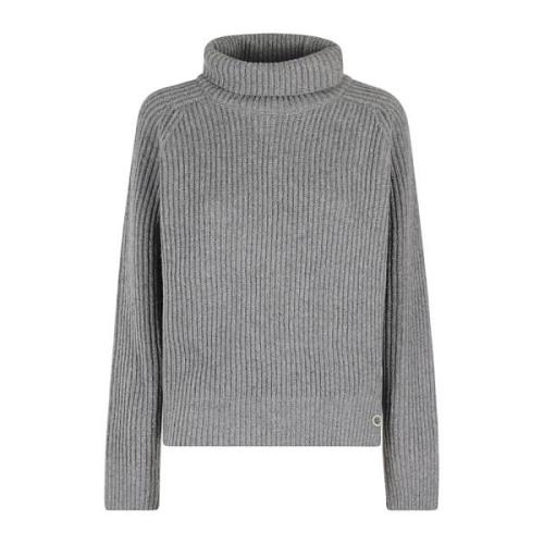 Ribbet Turtle Neck Sweater