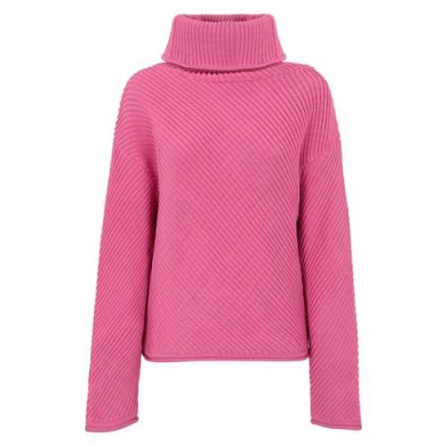 Ribstrikket sweater i fuchsia