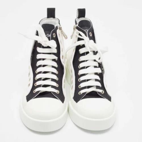 Pre-owned Canvas sneakers