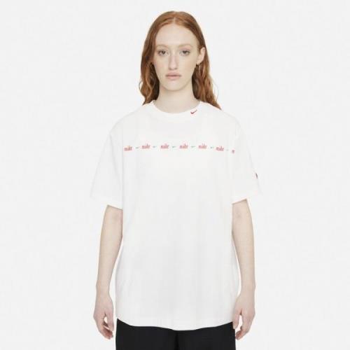 Nike Sportswear Swoosh T Shirt S - Trænings T-shirts hos Magasin