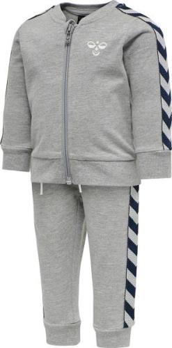 Hummel Hmlbille Tracksuit Str 4 år / 104 cm - Grå Sweatshirts Bomuld h...