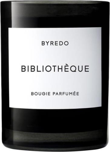 BYREDO FC Bibliothèque Kvindeduft 240GR - Duftlys hos Magasin