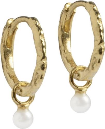 ENAMEL Copenhagen Hoops, Belle Pearl 13 mm - Creoler hos Magasin