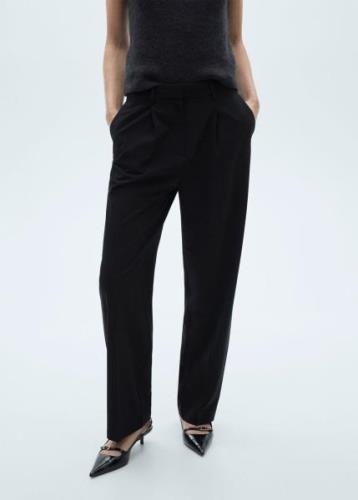 MANGO Pleated Straight Trousers Kvinde Black Bukser Med Lige Ben Str 4...