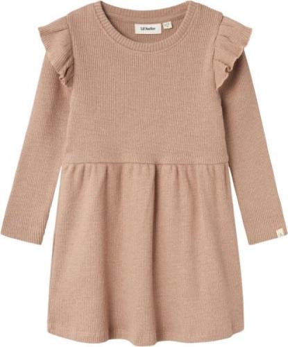 Lil' Atelier Nmfsophia SOJ LS Dress LIL Str 92 - Rugby Tan Toppe hos M...