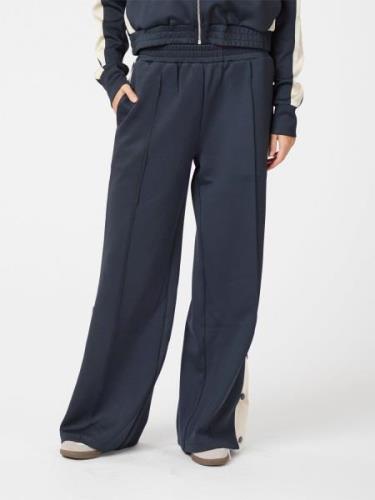 Neo Noir Puggy Track Suit Pants Kvinde Navy Bukser Med Lige Ben Str 40...